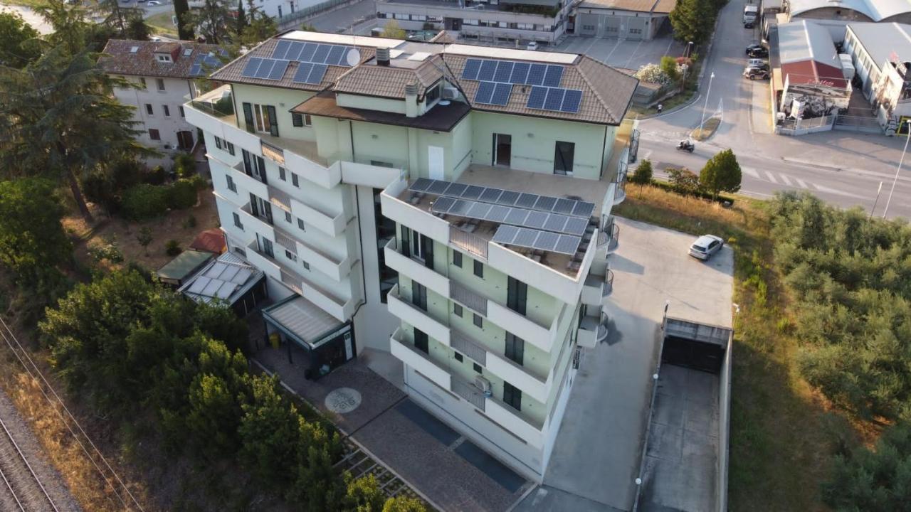 Hotel Clodi Ascoli Piceno Buitenkant foto