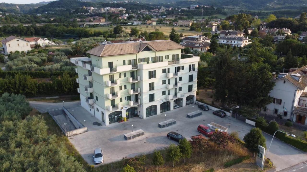Hotel Clodi Ascoli Piceno Buitenkant foto
