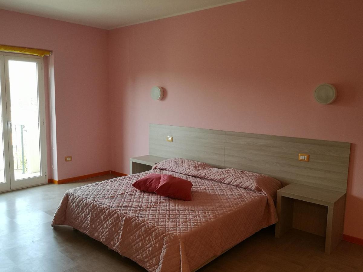 Hotel Clodi Ascoli Piceno Buitenkant foto