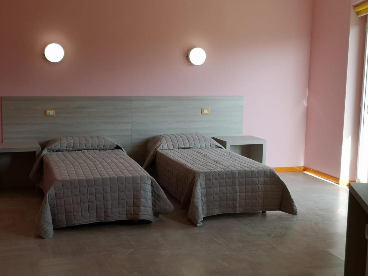 Hotel Clodi Ascoli Piceno Buitenkant foto