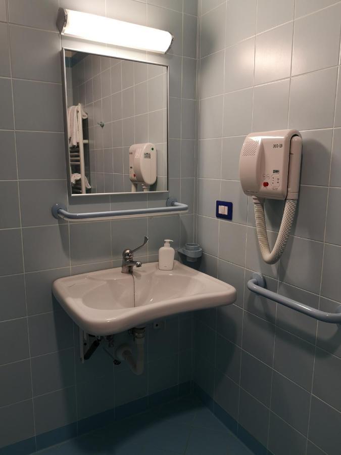 Hotel Clodi Ascoli Piceno Buitenkant foto